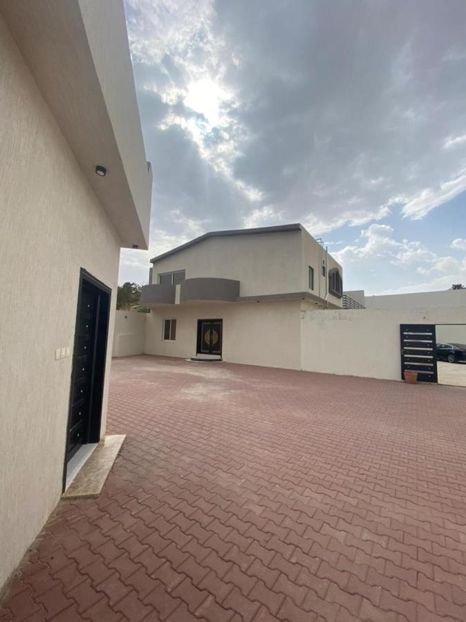 فيلا هابي نايت Villa Ash Shafā Екстериор снимка